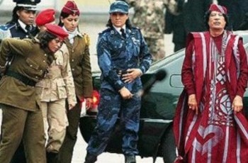 Каддафи перевел Януковича на бригадный подряд