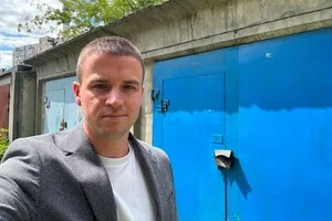 Директор Департаменту територіального контролю міста Києва Михайло Буділов під час позачергового обстеження гаражного кооперативу на Теремках