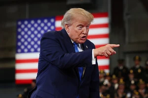 Трамп наказав журналістці CNN замовкнути, а Білий дім згадав її дітей