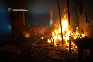 Один із пошкоджених будинків у Запоріжжі 