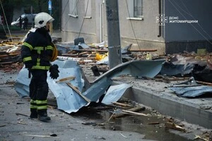 Рятувальники всю ніч ліквідовували наслідки російської атаки у Житомирі
