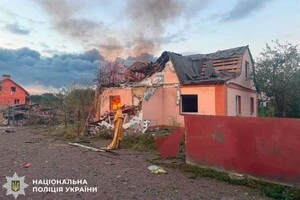 Зруйнований росіянами будинок у Київській області внаслідок атаки у ніч на 20 серпня 2026 року