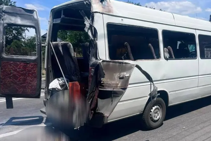 РФ атакувала авто з гуманітарною допомогою на Запоріжжі: є поранений