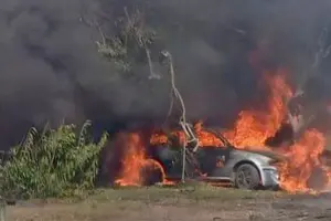 Через атаку РФ зайнялися кілька автівок