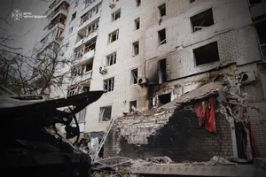 Російський удар спричинив пожежу в житловому будинку Чернігова