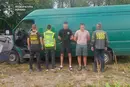 Серед ящиків з-під бананів. Викрито оригінальну схему переправлення чоловіка за кордон