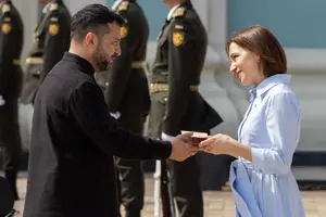 Президентка Молдови отримала нагороду від Зеленського