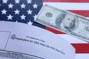 США можуть анулювати до 200 тис. віз через заяви на притулок