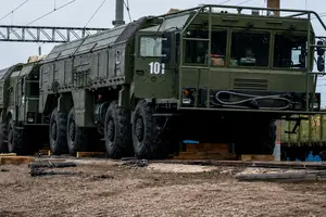 Білорусь будує військовий об'єкт для перекидання техніки біля України