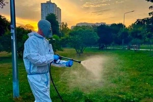 Фахівці вже провели обробку парків «Відрадний» та «Орлятко»