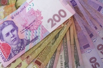 Борьба за белые зарплаты: аналитиков могут превратить в ассистентов