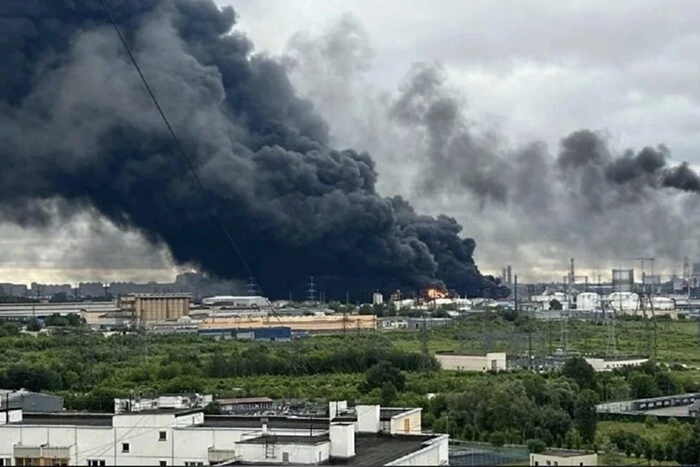 Українські дрони уразили понад половину НПЗ Росії – аналітик