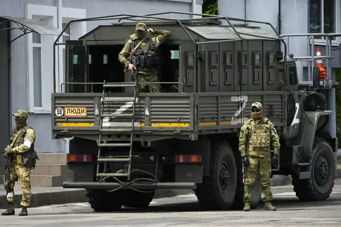 У Росії втекли ув'язнені, яких везли на війну: що відомо