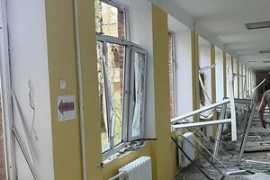 У Шевченківському районі внаслідок ворожого обстрілу вибиті вікна у закладі освіти