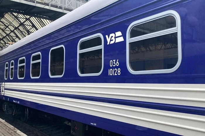 Поїзди по всій Україні вибилися з графіка: затримки сягнули 10 годин