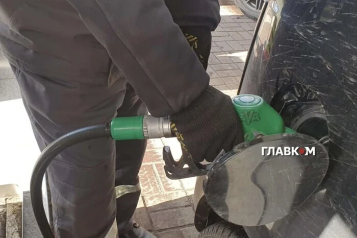 Бензин різко подорожчав на окремих АЗС. Ціни на пальне 30 серпня 2026 року