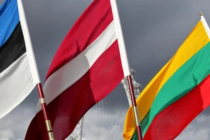 Державні прапори країн Балтії – Естонії, Латвії та Литви