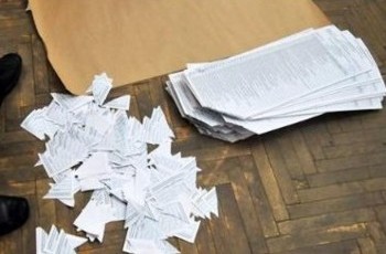 Янукович против всех