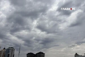 Небо на Києвом затягнули важкі хмари. 1 вересня 2026 року