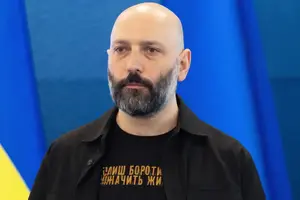Романюков має досвід роботи не лише у сфері державних закупівель, а й у цифровізації