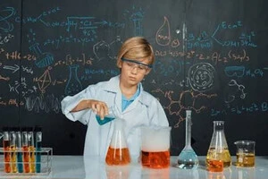 Попри потребу шкіл у вчителях природничих дисциплін, здобути фах учителя хімії можна не в усіх регіонах України