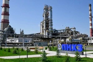 Павлодарський нафтохімічний завод у Казахстані