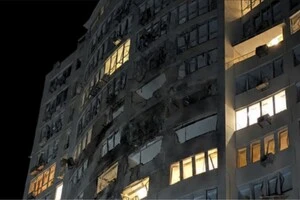 Наслідки нічної атаки безпілотників на житлову багатоповерхівку в Одесі