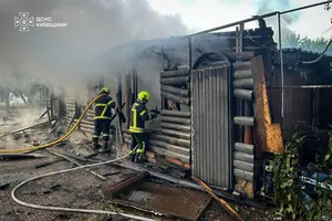 Рятувальники ліквідовували пожежі в Обухівському та Бориспільському районах внаслідок обстрілів РФ