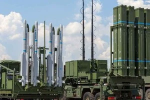 Iris-T – сучасний німецький зенітний ракетний комплекс, призначений для протиповітряної оборони та перехоплення повітряних цілей