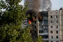 Російський дрон влучив у багатоповерхівку в Києві: спалахнула пожежа (оновлено)
