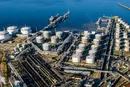 Нафтові доходи Росії впали до найнижчого рівня за півроку – Bloomberg