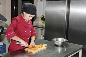 Кухарі, водії та перукарі стали найпопулярнішими серед вступників