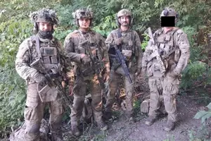 Четверо бійців зробили спільне фото після успішно виконаного завдання, але наступного дня підрозділ натрапив на міну окупантів