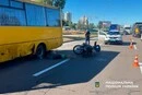 На Броварському проспекті в ДТП за участю автобуса загинув мотоцикліст