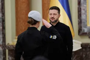 Зеленський привітав захисників із Днем воєнної розвідки
