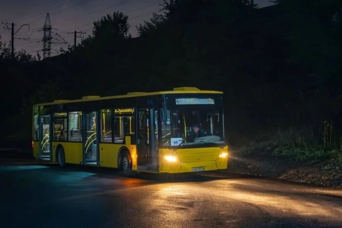 У Києві курсуватимуть нічні автобуси від Центрального вокзалу: схеми та графік
