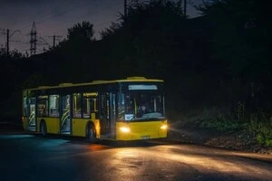 Висадка та посадка пасажирів на зупинках здійснюватиметься на вимогу