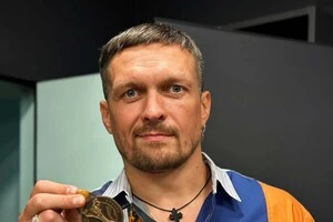Олександр Усик у травні здолав Ріко Верховена