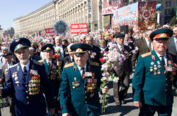 День Победы на Украине усилил раскол в обществе