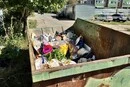 Полтавчанка накопичила у квартирі тонни сміття. Щоб його вивезти, довелося кликати поліцію