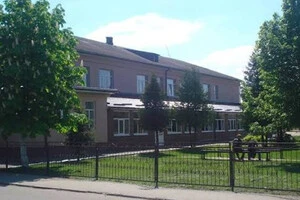 Березнівський економіко-гуманітарний ліцей Березнівської міської ради Рівненського району Рівненської області, який посів друге місце в рейтингу
