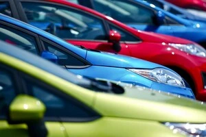 Toyota RAV4 та Renault Duster стали найпопулярнішими моделями серед приватних покупців і компаній