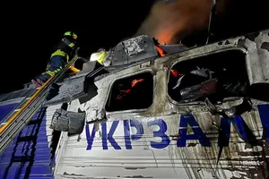 Тепловоз після російського удару