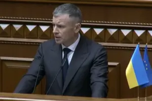 На запитання про особисті витрати міністр прямої відповіді не дав