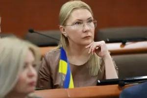 Шлапак є депутаткою Київської міської ради п’яти скликань (V-IX скликань)