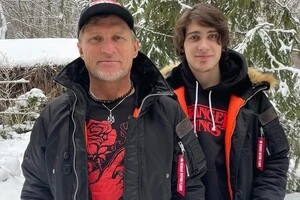 Олег Скрипка зі своїм старшим сином Романом Скрипкою