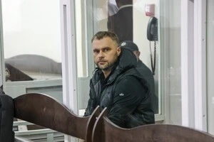 Наказу про звільнення або відсторонення Кропиви від посади не реєстрували