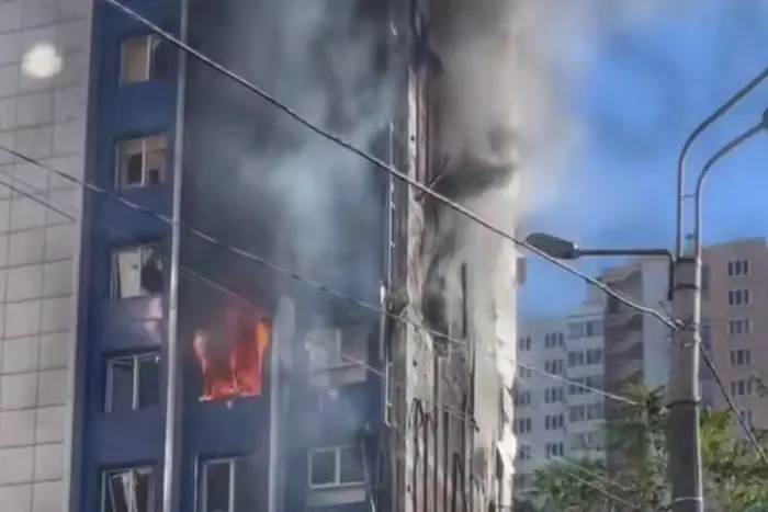 Окупанти вдарили по бізнес-центру в Одесі