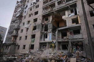 7-річний хлопчик втратив обох батьків через російський удар по Сумах