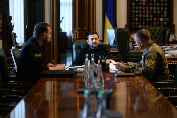 Зеленський погодив нові далекобійні операції